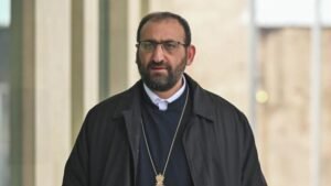 Արշակ Սրբազանը հայցեր է ներկայացրել Ասատրյանի և Սարոյանի դեմ