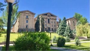 #ՀԻՄԱ․ Անհետ կորածների ծնողներն ԱԺ-ում են, հանդիպում են Կարապետյանի թիմին