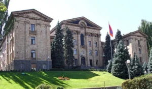 ԱԺ–ում ծեծկռտուքից հետո ՔՊ խմբակցությունը փակ նիստ է հրավիրել